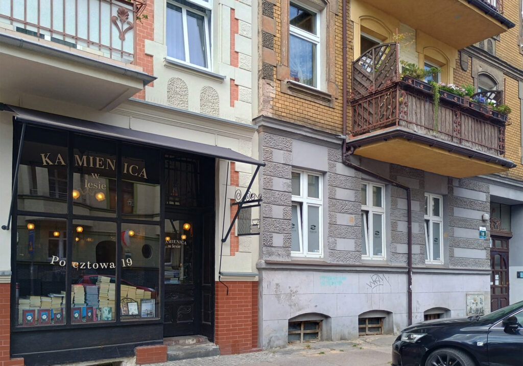 Kamienica w lesie – skarby pewnej szczecińskiej księgarni przy Pocztowej 19
