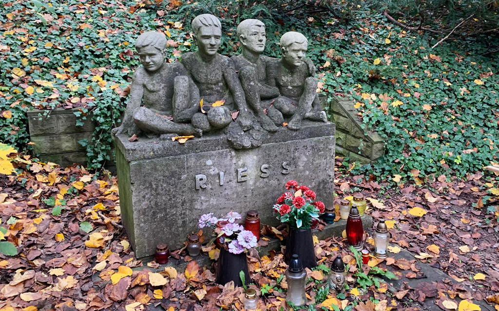 Pożegnanie, powrót i siła miłości. Cmentarz Centralny w Szczecinie